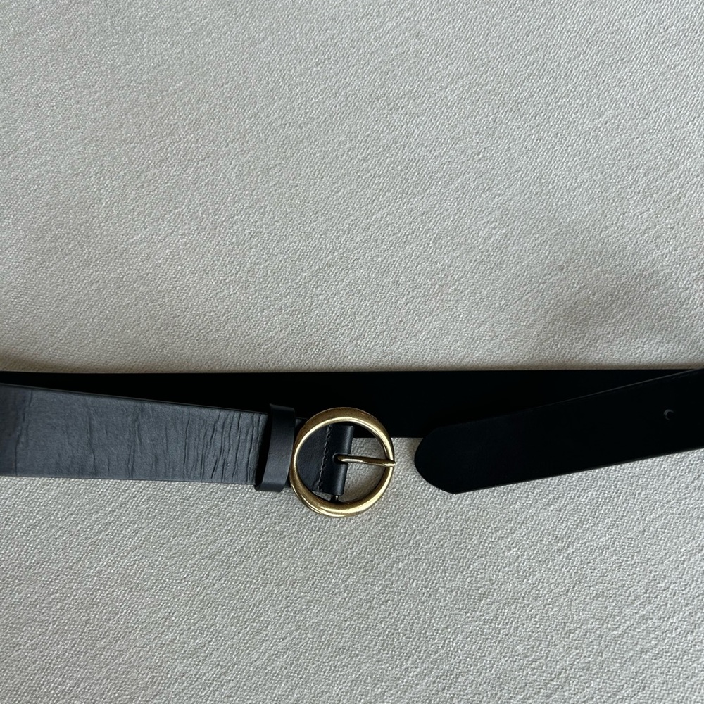 Aritzia Axillary Black Leather Belt with Gold Buckle - Picture 4 of 5